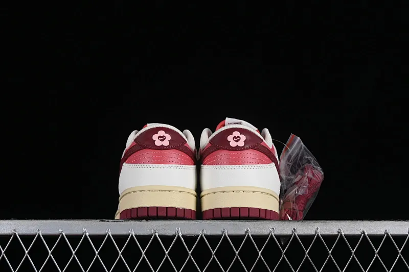 All categories Nk SB Dunk series Nk SB Dunk Low low-top sneakers Nk Dunk Low GS "Valentine's Day" Valentine's Day color SB low-top casual sneakers HF0736-161